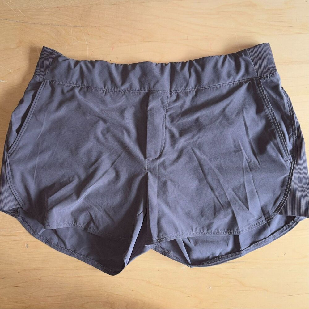 Athleta Charcoal Gray Athletic Running Shorts Ribbed Side Panels Size 12